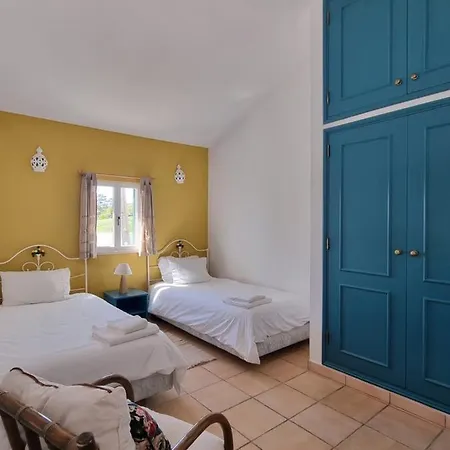 Casa Da Mae * Salir