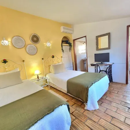 Casa Da Mae * Salir