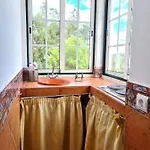 Casa Da Mae * Salir